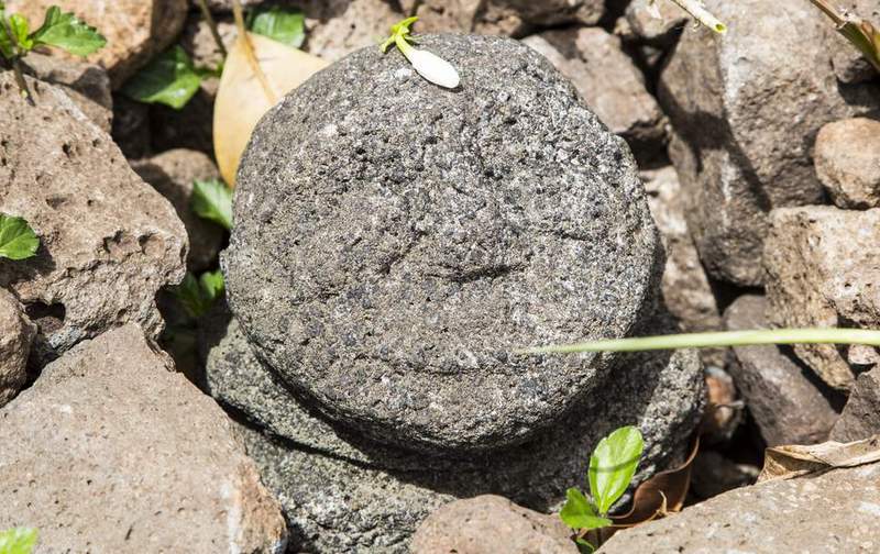 bora-bora-vallee-faanui-atv-tours-marae