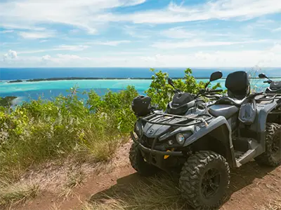 Quad Can Am ATV vue avant sentier montagne Bora Bora